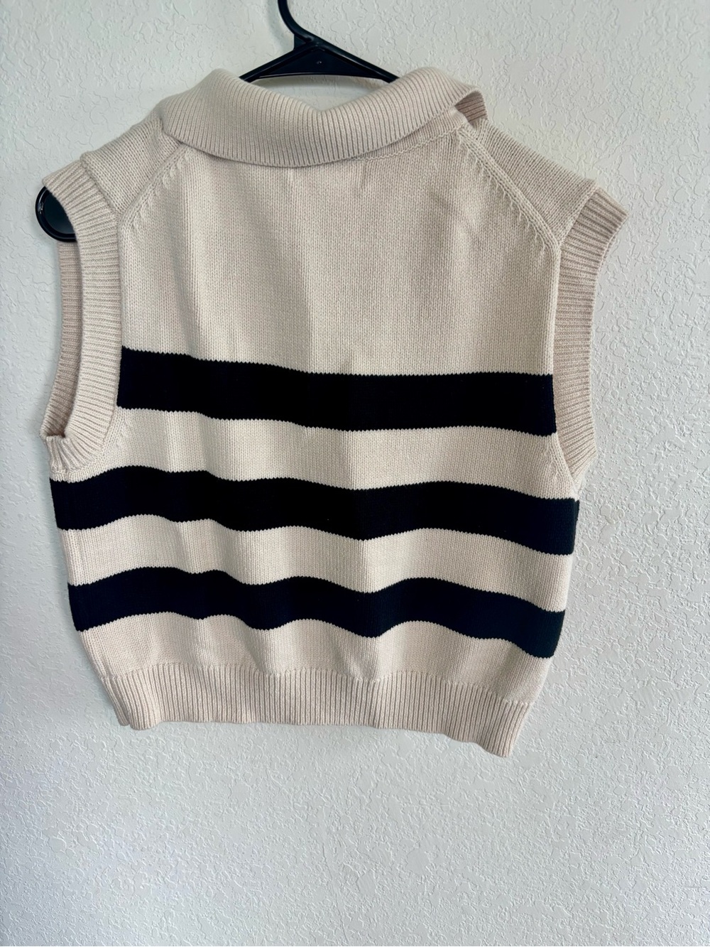 Sweater cream with Black Stripes - Picture 3 of 3